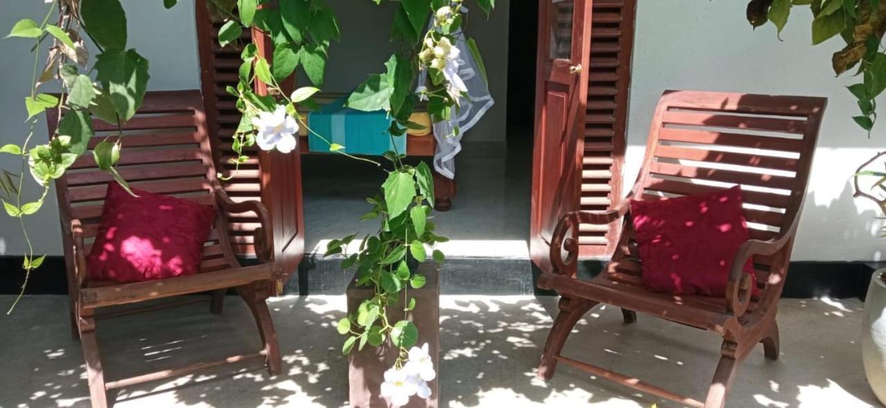 Mandara Rest Bed & Breakfast Hikkaduwa Ngoại thất bức ảnh