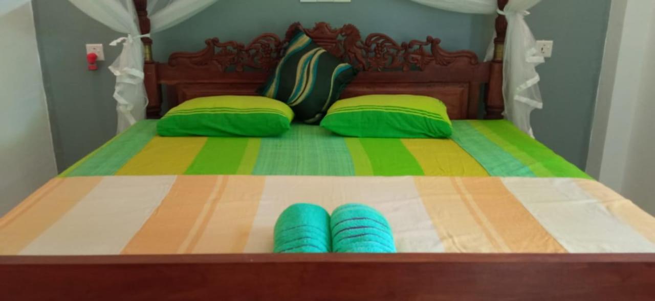 Mandara Rest Bed & Breakfast Hikkaduwa Ngoại thất bức ảnh