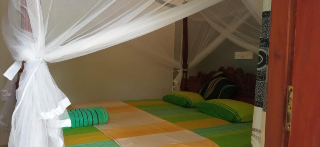 Mandara Rest Bed & Breakfast Hikkaduwa Ngoại thất bức ảnh