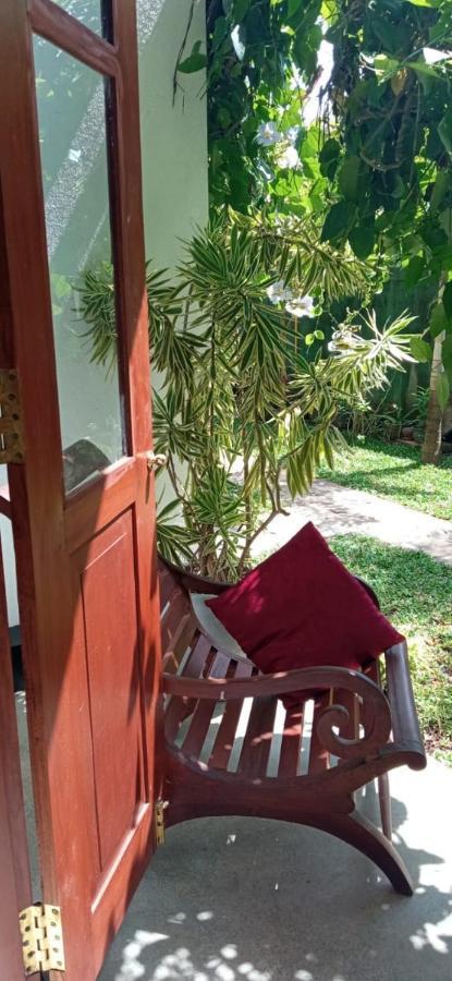 Mandara Rest Bed & Breakfast Hikkaduwa Ngoại thất bức ảnh